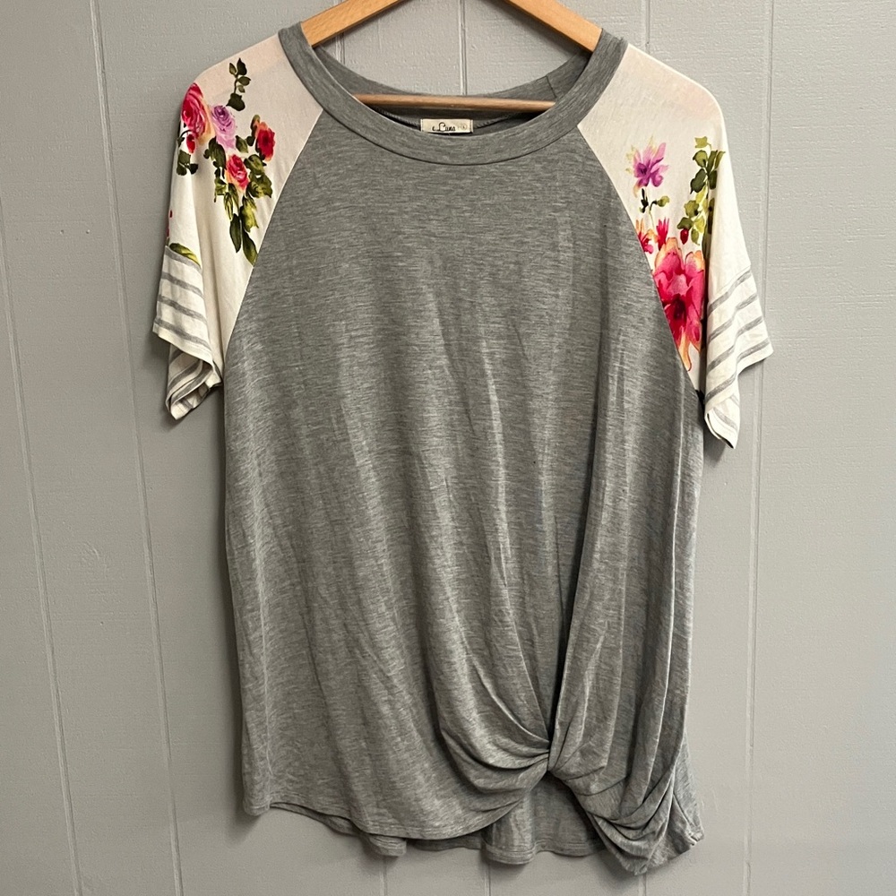 NWT E Luna Gray and Floral Blouse Large